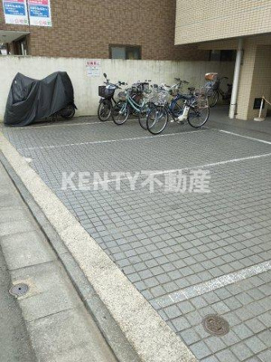 【駐車場】 | 大森南マンション | 駐車場に車を止められます
