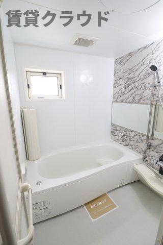 サンベルテ　Ⅵの浴室|駐車スペースもあります