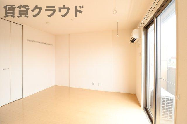 サンベルテ　Ⅵの洋室|明るい色調の室内です