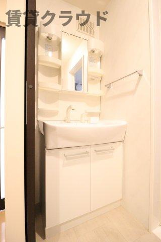 サンベルテ　Ⅵの洗面所|朝の準備に活躍する、洗髪洗面化粧台！