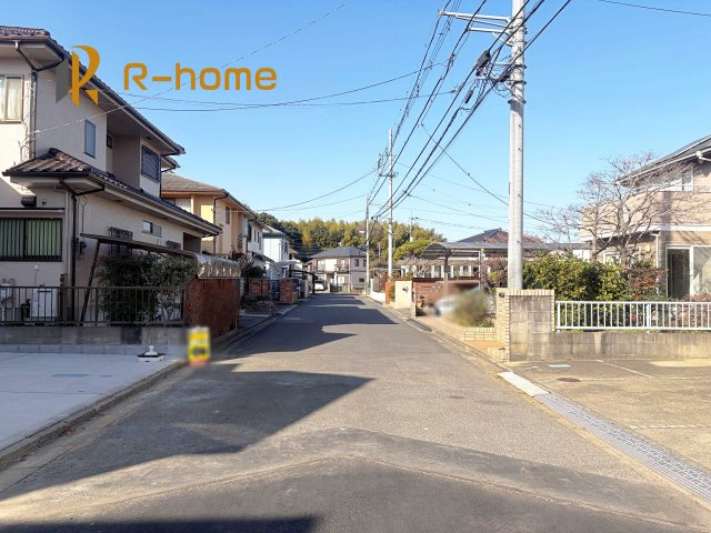 守谷市松前台6丁目　新築戸建て　A号棟の前面道路含む現地写真|『今から見たい！』大歓迎です♪
お気軽にＲ－ｈomeまでお問い合わせください。