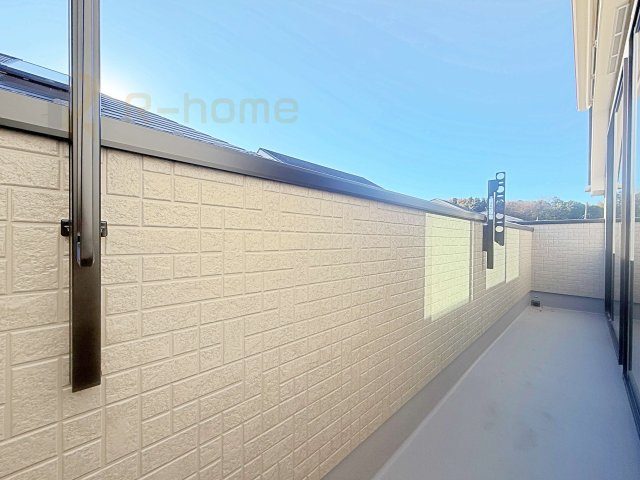 守谷市松前台6丁目　新築戸建て　A号棟のバルコニー|お布団やラグなどの大きな物も干しやすい広々としたバルコニー！