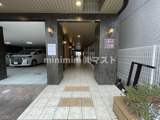 ドミール江戸堀のエントランス