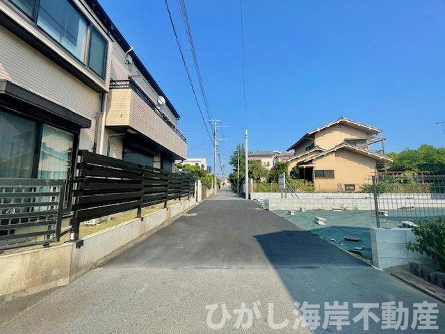 茅ヶ崎市旭が丘　　売地　全2区画の前面道路含む現地写真|現地外観