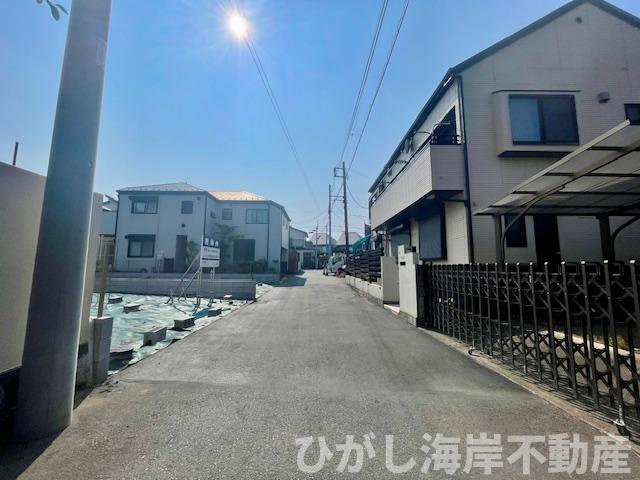 茅ヶ崎市旭が丘　　売地　全2区画の前面道路含む現地写真|現地外観