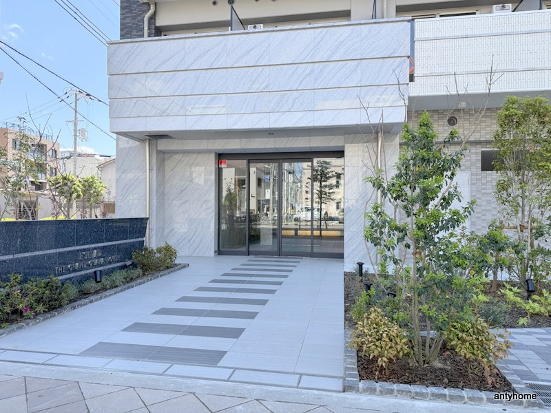 エスリードザグラン大阪ノース　仲介手数料無料のエントランス
