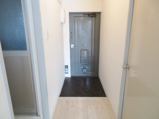 カルム魚住の玄関