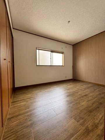 寝屋川市点野5丁目の洋室