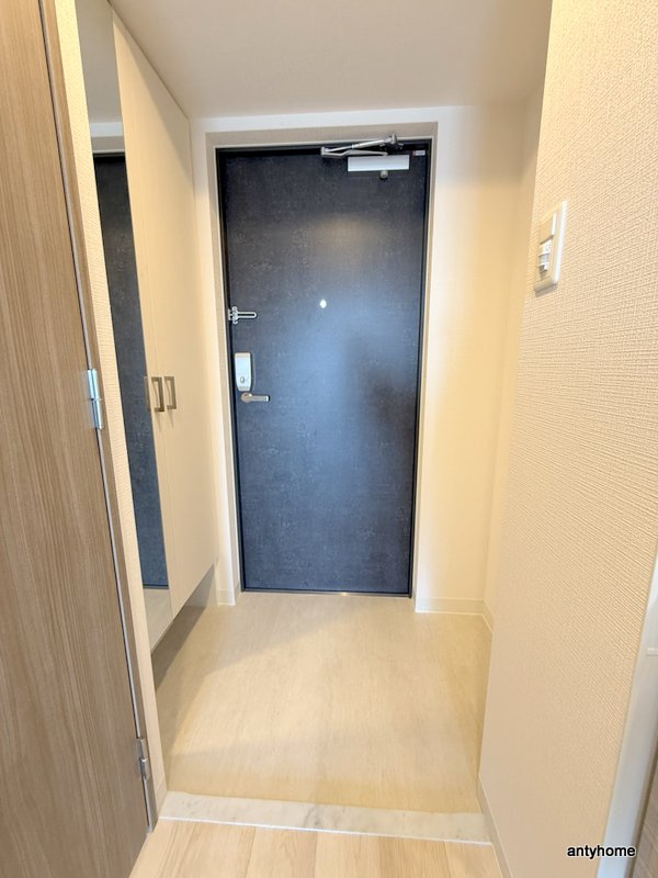 エスリードザグラン大阪ノース　仲介手数料無料の玄関