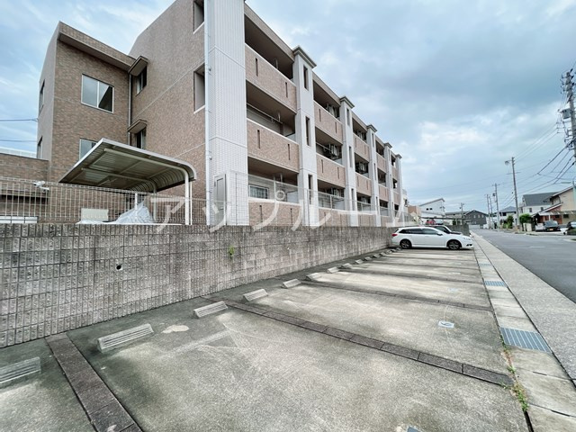 名古屋市守山区下志段味１丁目の賃貸マンションの駐車場
