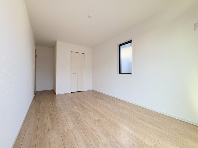 三郷市彦野1丁目　中古戸建の洋室|WIC付きの洋室8.25帖