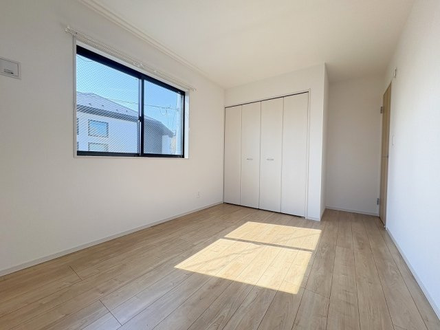 三郷市彦野1丁目　中古戸建の洋室|クローゼット付きの洋室6.5帖