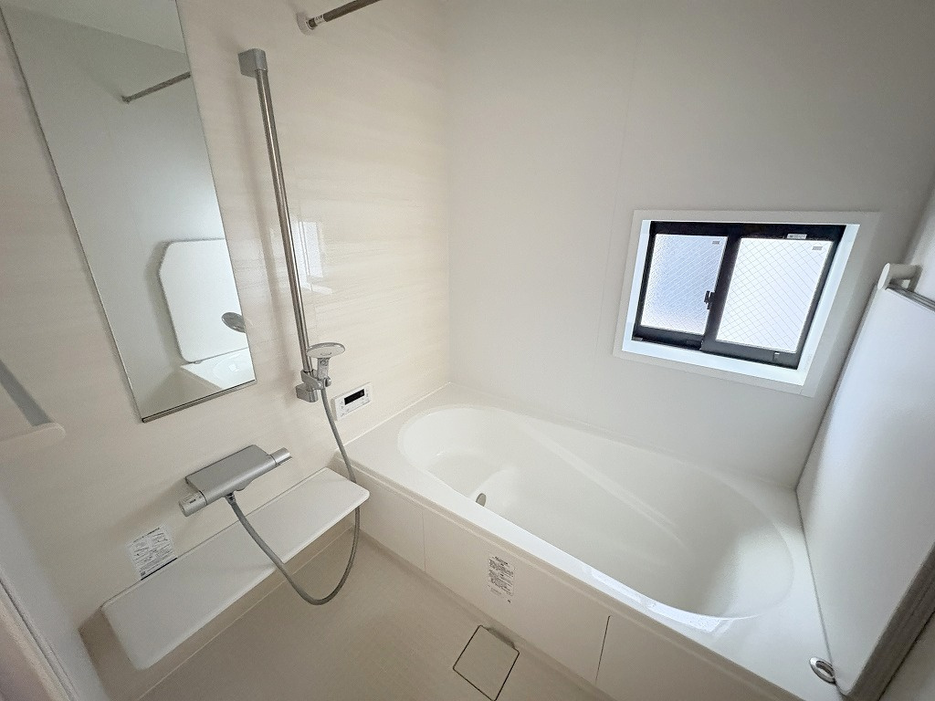 三郷市彦野1丁目　中古戸建の浴室|追焚・浴室乾燥機付の快適な一坪バス