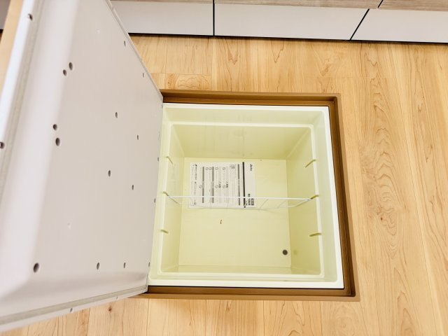 【キッチン】 | 流山市長崎１丁目新築戸建【長崎小学校：7分】 | キッチン床下収納