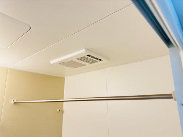 【冷暖房・空調設備】 | 流山市長崎１丁目新築戸建【長崎小学校：7分】 | 雨の日も安心の浴室乾燥機つき