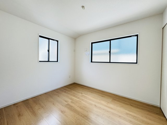 【洋室】 | 流山市長崎１丁目新築戸建【長崎小学校：7分】 | 5.2帖洋室