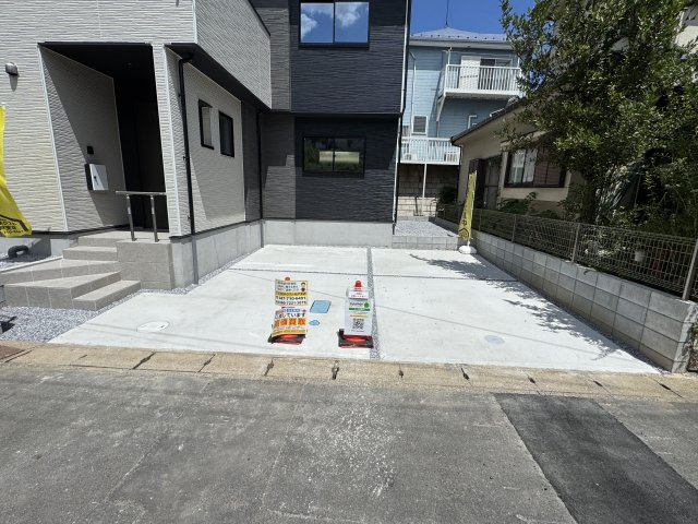 流山市長崎１丁目新築戸建【長崎小学校：7分】の駐車場|駐車スペース・並列2台駐車可
