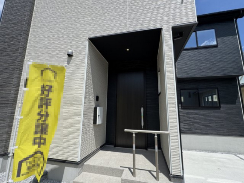 流山市長崎１丁目新築戸建【長崎小学校：7分】のエントランス|エントランス・玄関ポーチ