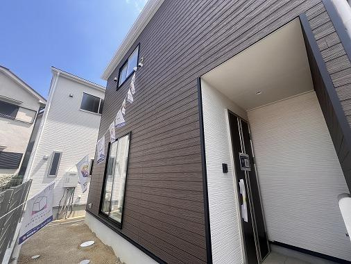 長尾西町3丁目　新築一戸建ての外観|新しい生活にいかがでしょうか？外観はお住まいの顔になります。こだわりたいポイントですね。外壁塗装や屋根塗装のご相談も承っております。
■現地内覧・資金計画相談・住宅ローン相談もお問合せ受付中■
