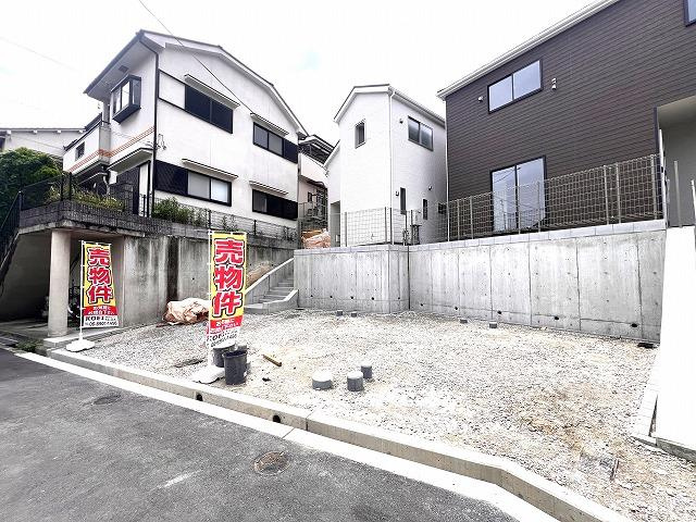 長尾西町3丁目　新築一戸建ての駐車場|駐車1台■物件内覧・資金計画相談・住宅ローン相談、リフォーム相談、お問合せ受付中■
※当日・翌日のご内覧、ご相談はお電話でのお問合せがスムーズです！