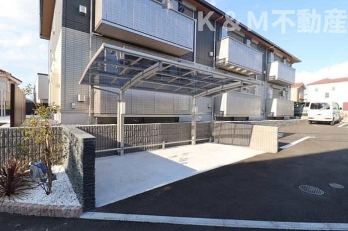 オルメルの駐車場|駐車場があるので、車を買う予定の方も安心です
同シリーズ別建物参考写真