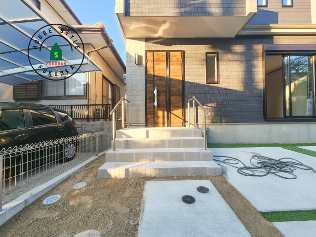 福岡市早良区飯倉6丁目第1-1棟（A号棟）の玄関|おでかけの時も帰った時も、「我が家」を最初に感じでもらえる素敵な空間に。