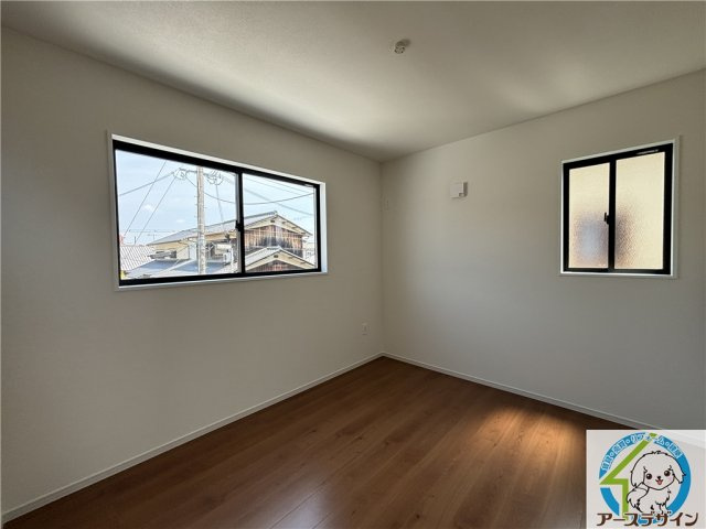 【アースデザイン】駐車場並列2台可能　明石市大久保町17期の和室