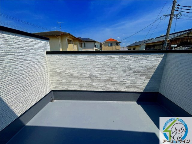 【アースデザイン】駐車場並列2台可能　明石市大久保町17期のバルコニー