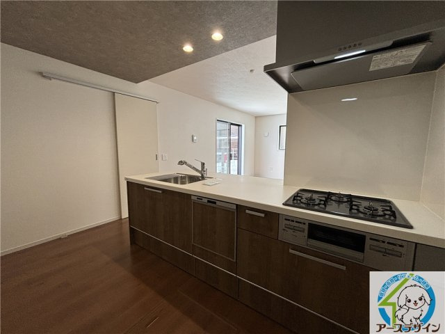 【アースデザイン】駐車場並列2台可能　明石市大久保町17期の内装