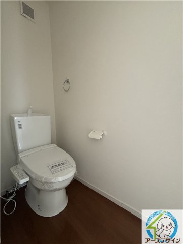 【アースデザイン】駐車場並列2台可能　明石市大久保町17期のトイレ