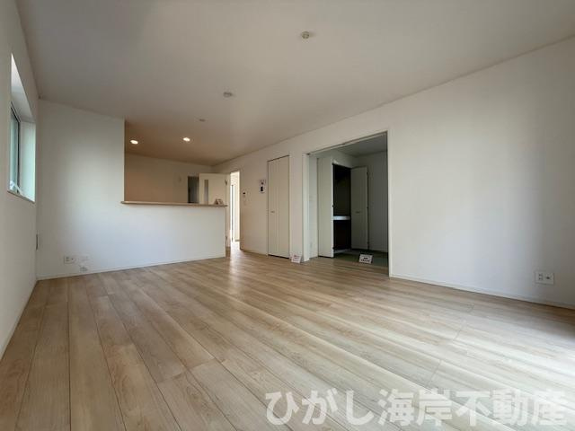 茅ヶ崎市柳島2丁目　新築戸建　全８棟の居間・リビング|16帖　LDK