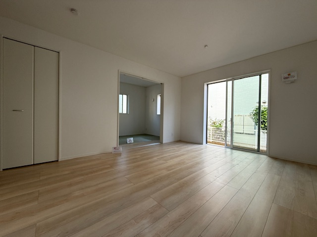 茅ヶ崎市柳島２丁目　新築戸建　全８棟の居間・リビング|15.2帖　LDK