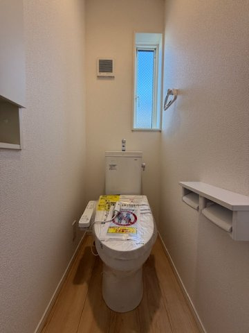 茅ヶ崎市柳島２丁目　新築戸建　全８棟のトイレ|洗浄機能付きお手洗い