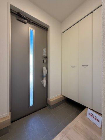 茅ヶ崎市柳島２丁目　新築戸建　全８棟の玄関|玄関