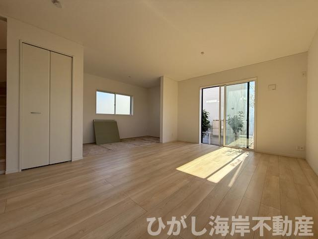 茅ヶ崎市柳島2丁目　新築戸建　全８棟の居間・リビング|11月22日撮影　20帖　LDK