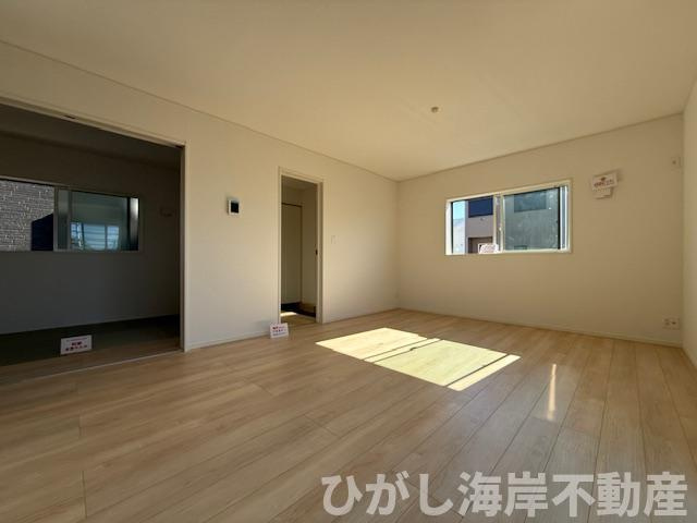 茅ヶ崎市柳島2丁目　新築戸建　全８棟の居間・リビング|16帖　LDK