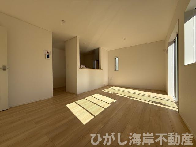 茅ヶ崎市柳島2丁目　新築戸建　全８棟の居間・リビング|15帖　LDK