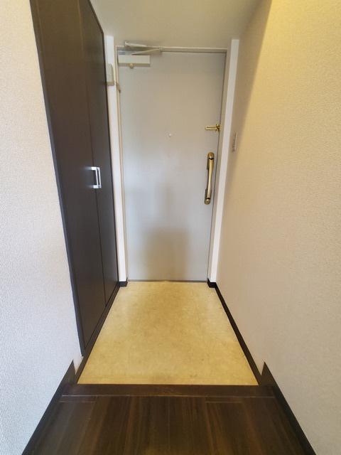 一社マサキビル８８の玄関