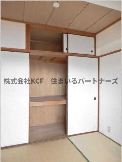 コーポラスIDの和室|畳の上でゆっくりとくつろげる和室です