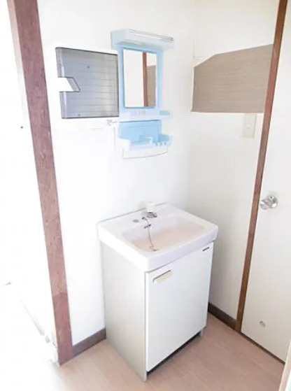 福寿コーポの洗面所