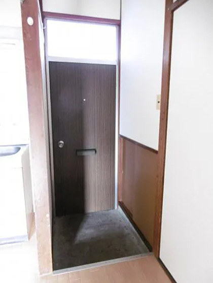 福寿コーポの玄関