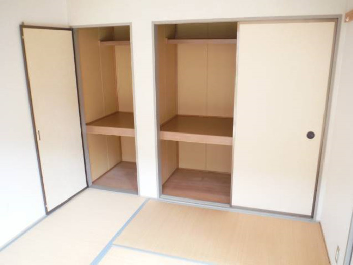 パークアベニューの寝室|柔らかい畳が心地よい和室