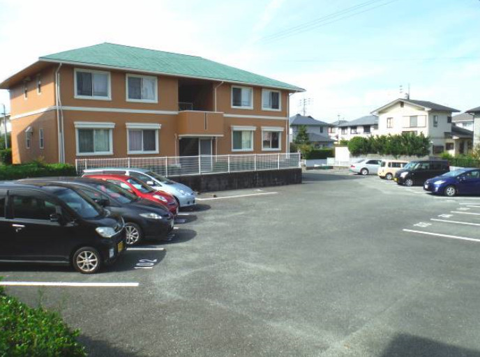 パークアベニューの駐車場|カースペースがあります