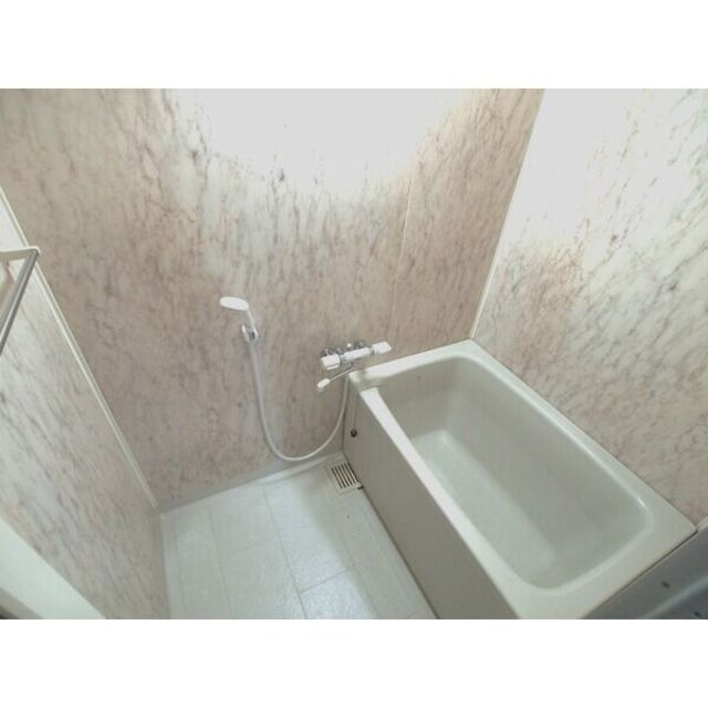 ハイツ平針の浴室