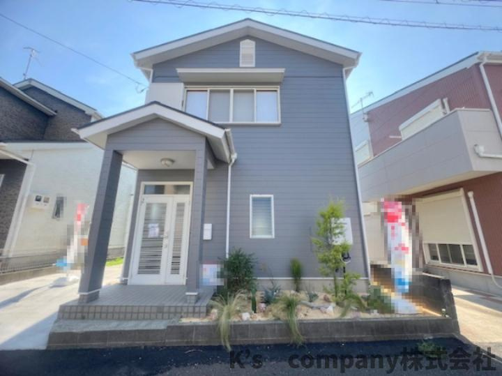 ●高座郡寒川町岡田5丁目　中古戸建の外観|外観写真☆青い爽やかな印象の外観です♪