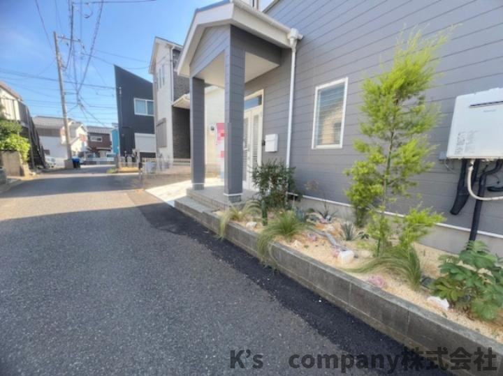 ●高座郡寒川町岡田5丁目　中古戸建の前面道路含む現地写真|前面道路の様子です◇