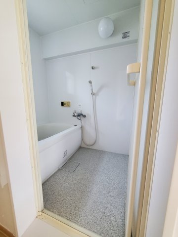 みさと団地8街区5号棟の浴室|お風呂です