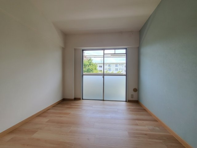 みさと団地8街区5号棟の洋室|きれいな洋室です