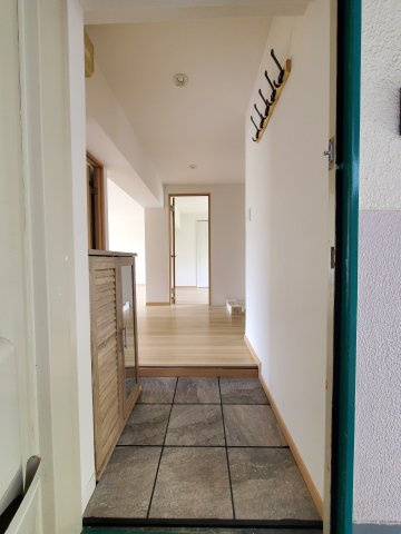 みさと団地8街区5号棟の玄関|玄関です