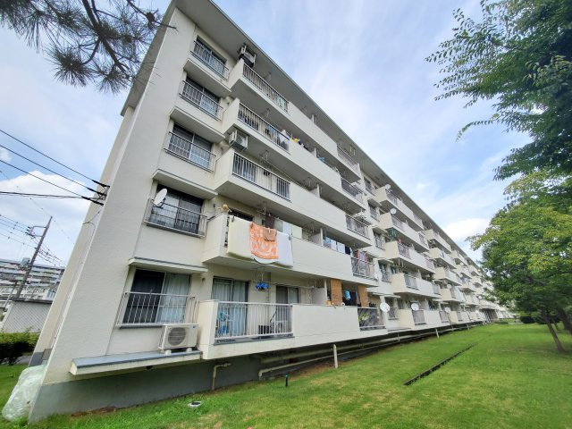 みさと団地8街区5号棟の外観|外観です